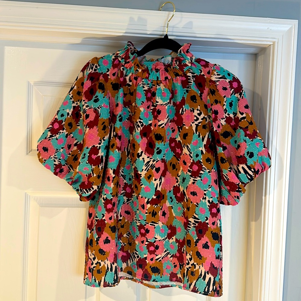 Like New THML top, size S